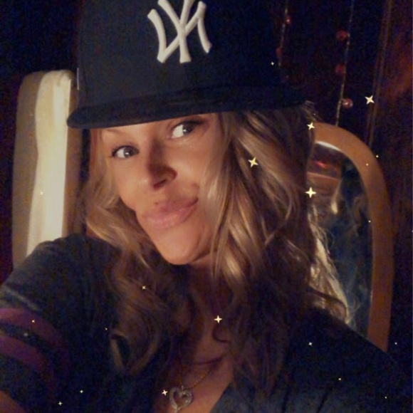 Toni - Picture 6 of 16